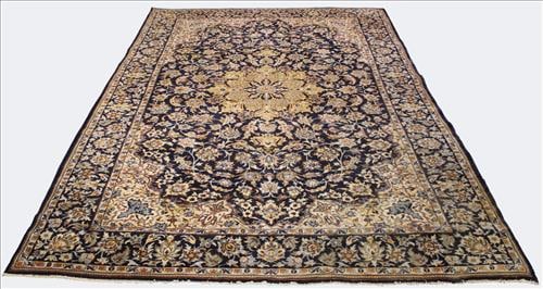 Fine Kashan Persian Rug