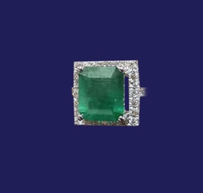 14K White Gold Ladies Emerald and Diamond Ring