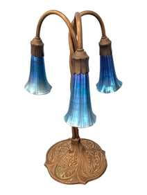 Art Nouveau Bronze Lily Pad Lamp with Three Iridescent Art Glass Shades, Early 20th Century