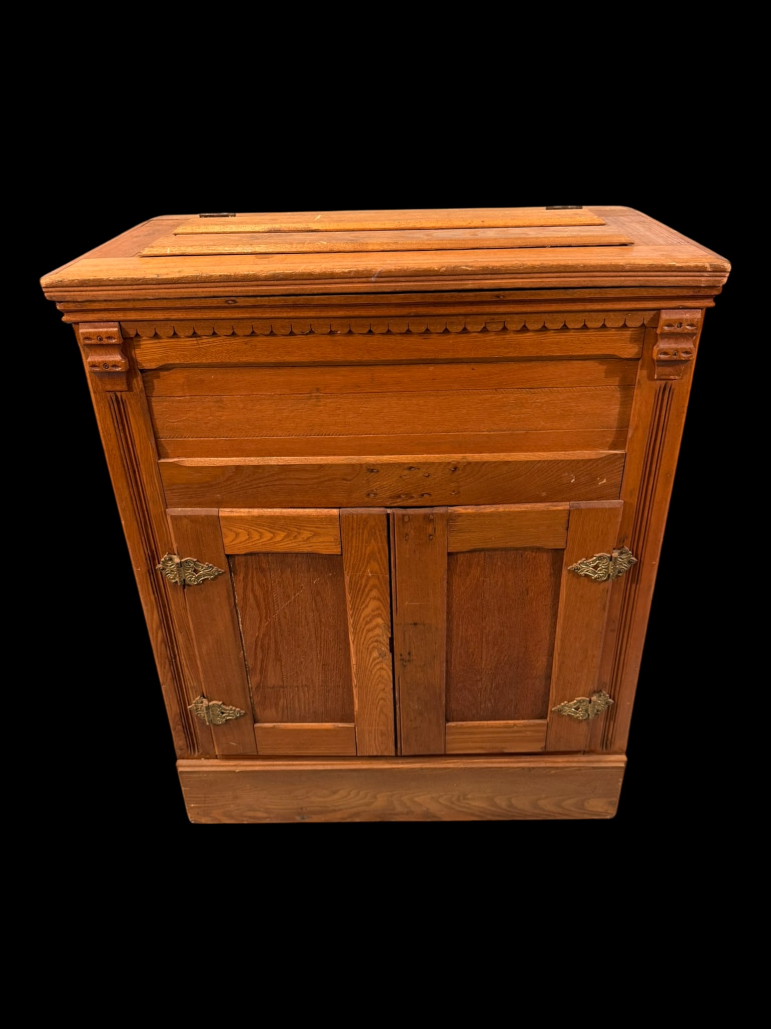 Eastlake Oak Ice Box, Late 19th Century (1 of 4)