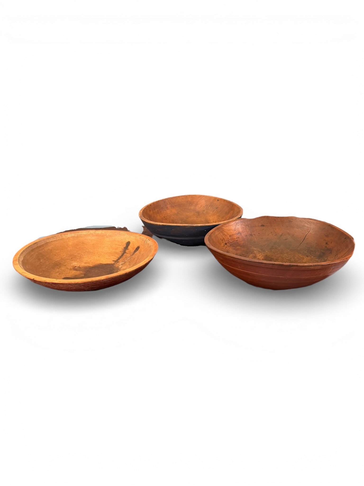 Group of Three American Turned Wooden Bowls, 19th Century (1 of 2)