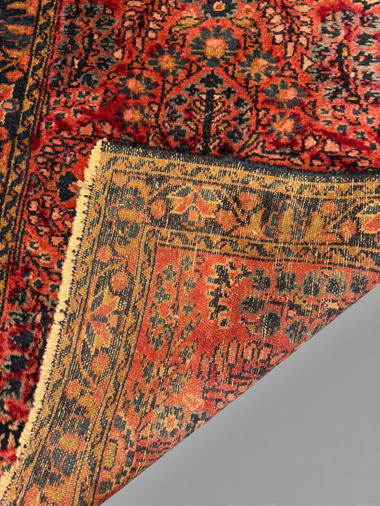 Handwoven Sarouk Rug - 2