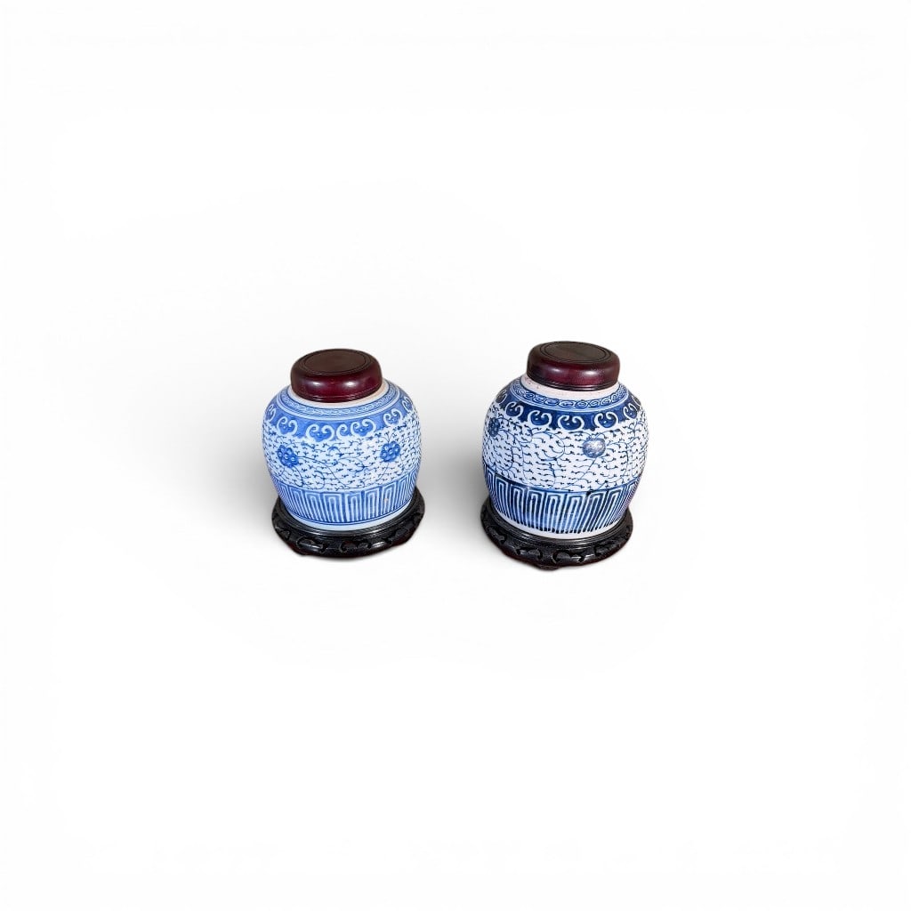 Near Pair of Chinese Blue and White Porcelain Ginger Jars with Covers (1 of 7)
