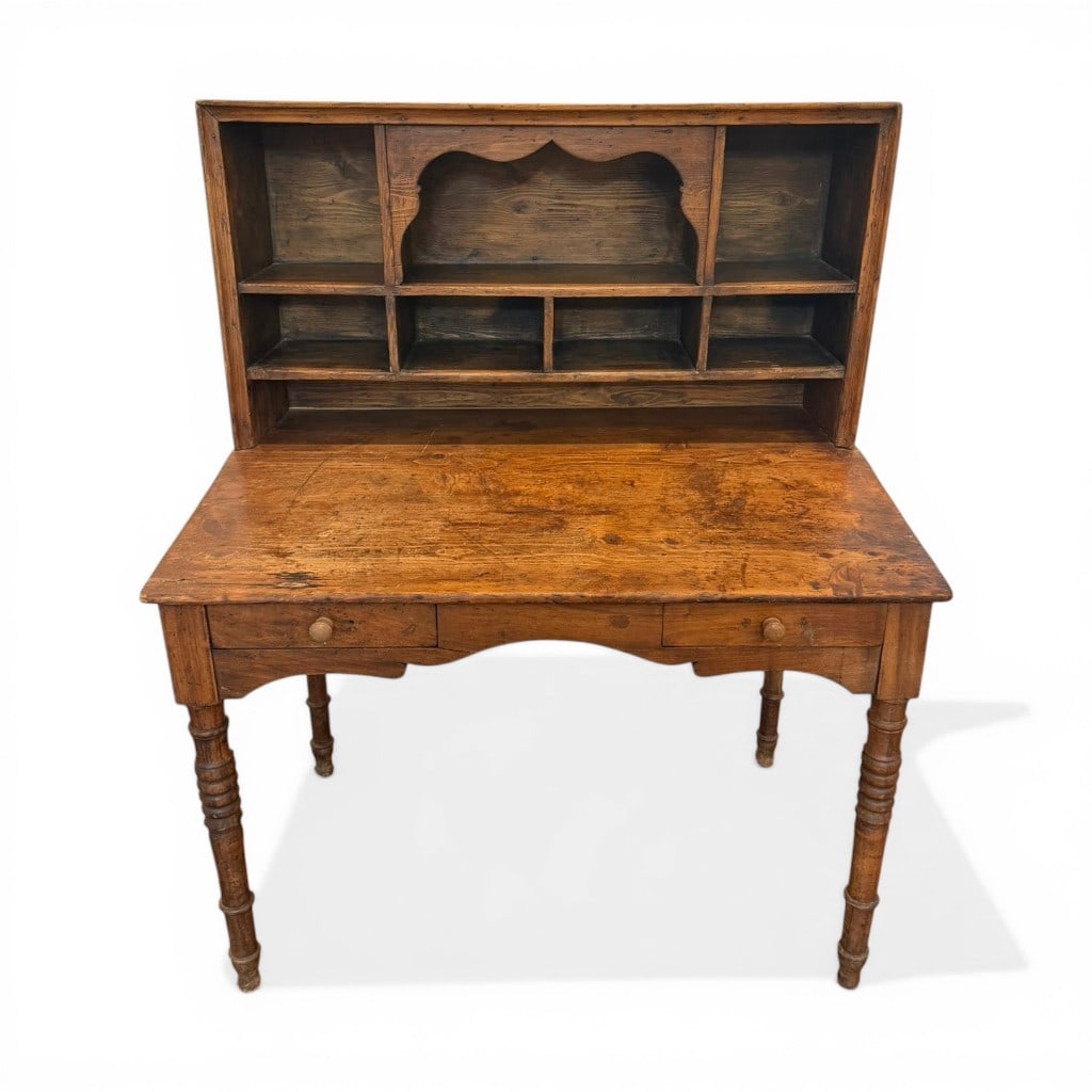 Southern Plantation Desk with Hutch, mid-19th century (1 of 10)