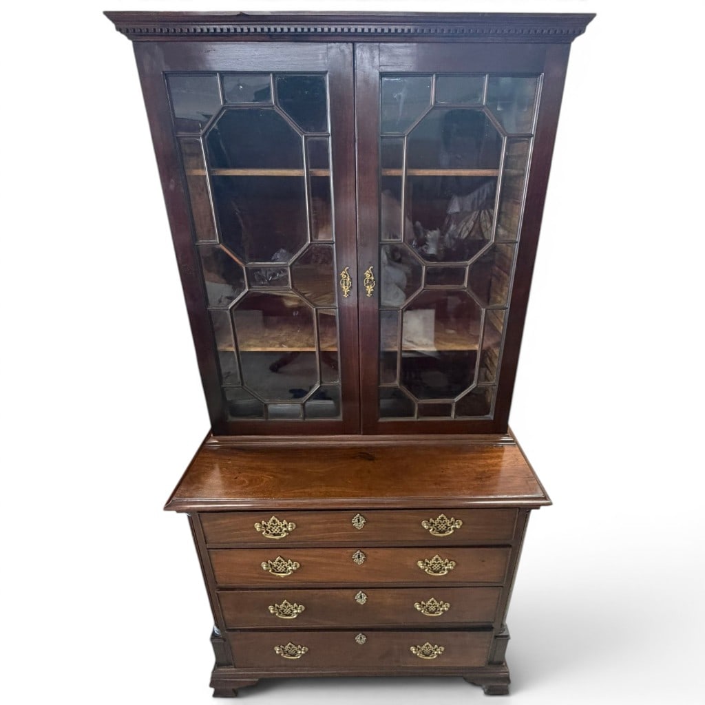 Important Philadelphia Walnut Secretary Bookcase, circa 1780 (1 of 10)
