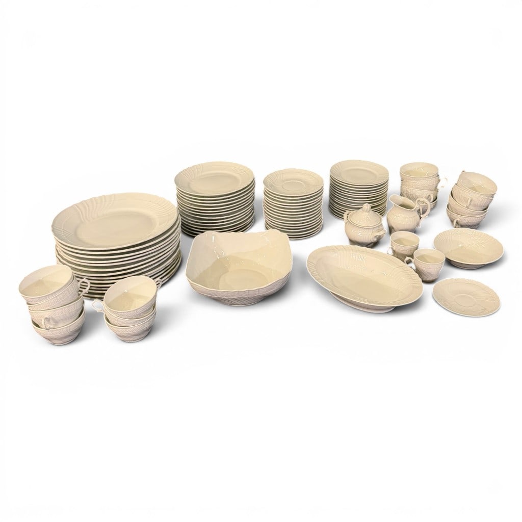 Richard Ginori White Porcelain Partial Dinner Service, 84 Pieces (1 of 5)