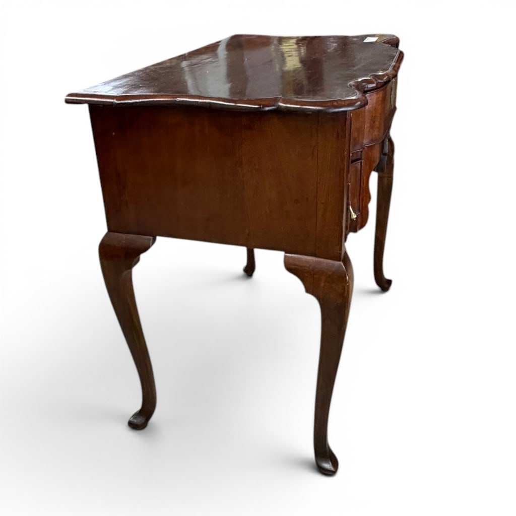Pennsylvania Chippendale Lowboy Dressing Table - 2