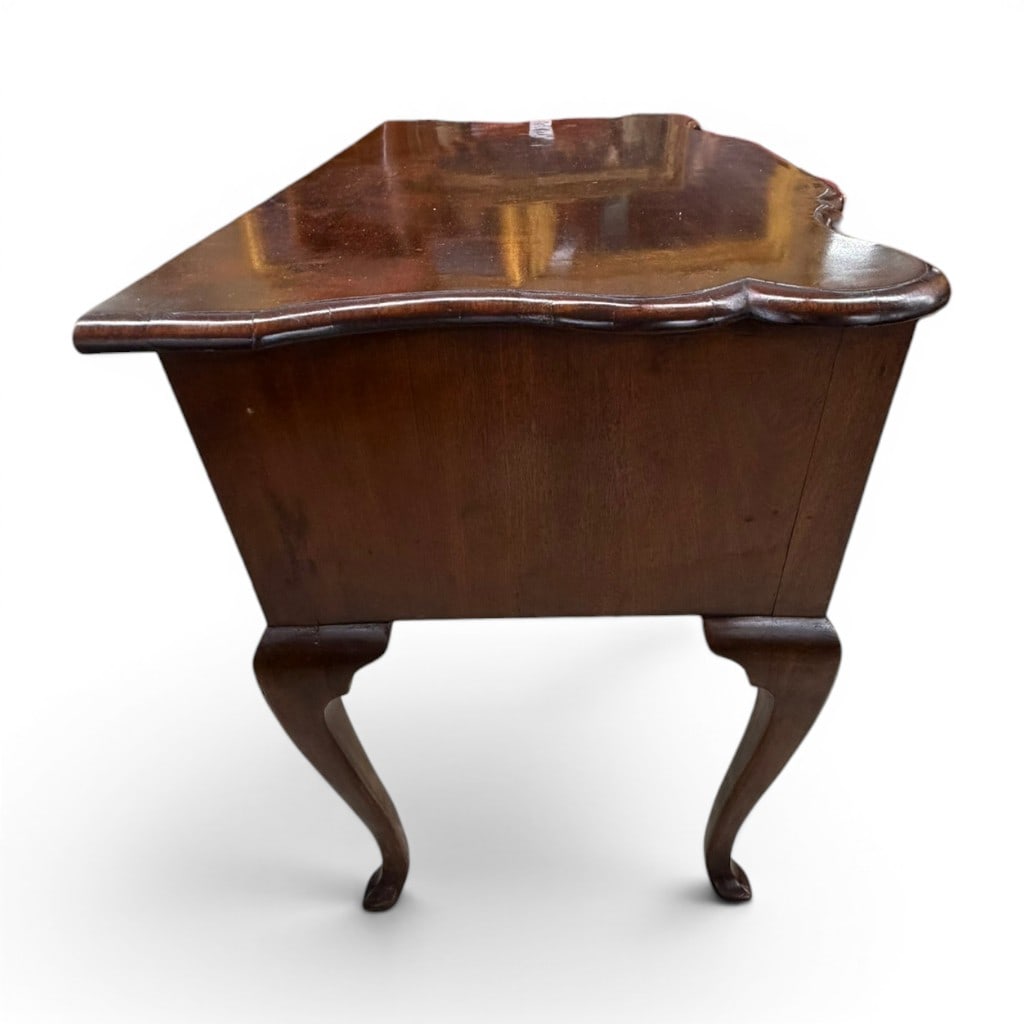 Pennsylvania Chippendale Lowboy Dressing Table - 4