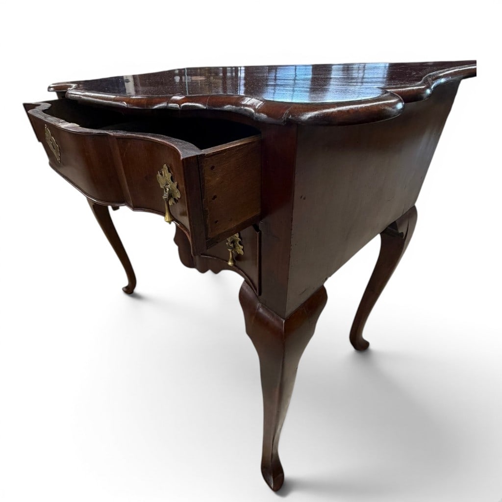 Pennsylvania Chippendale Lowboy Dressing Table - 5