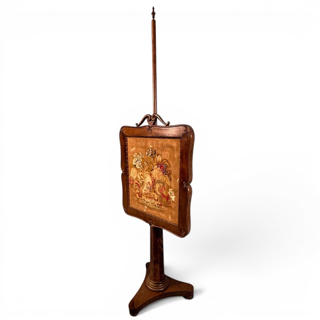 Victorian Walnut Needlepoint Pole Firescreen - 3