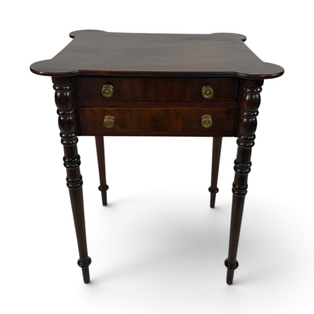 Sheraton Mahogany Cookie-Corner Work Table (1 of 11)