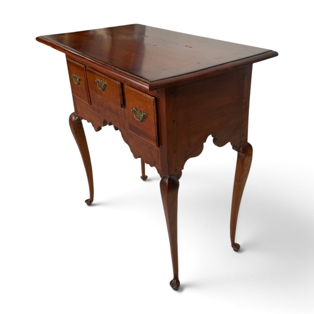 Queen Anne Walnut Dressing Table - 2