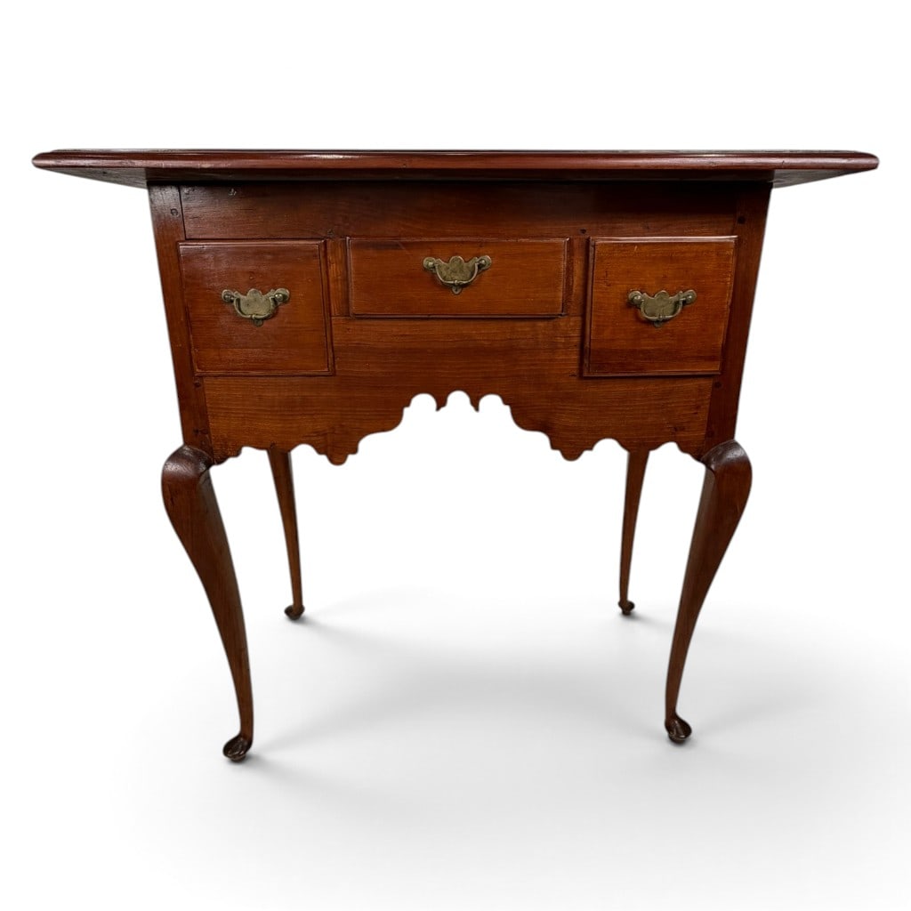Queen Anne Walnut Dressing Table - 4
