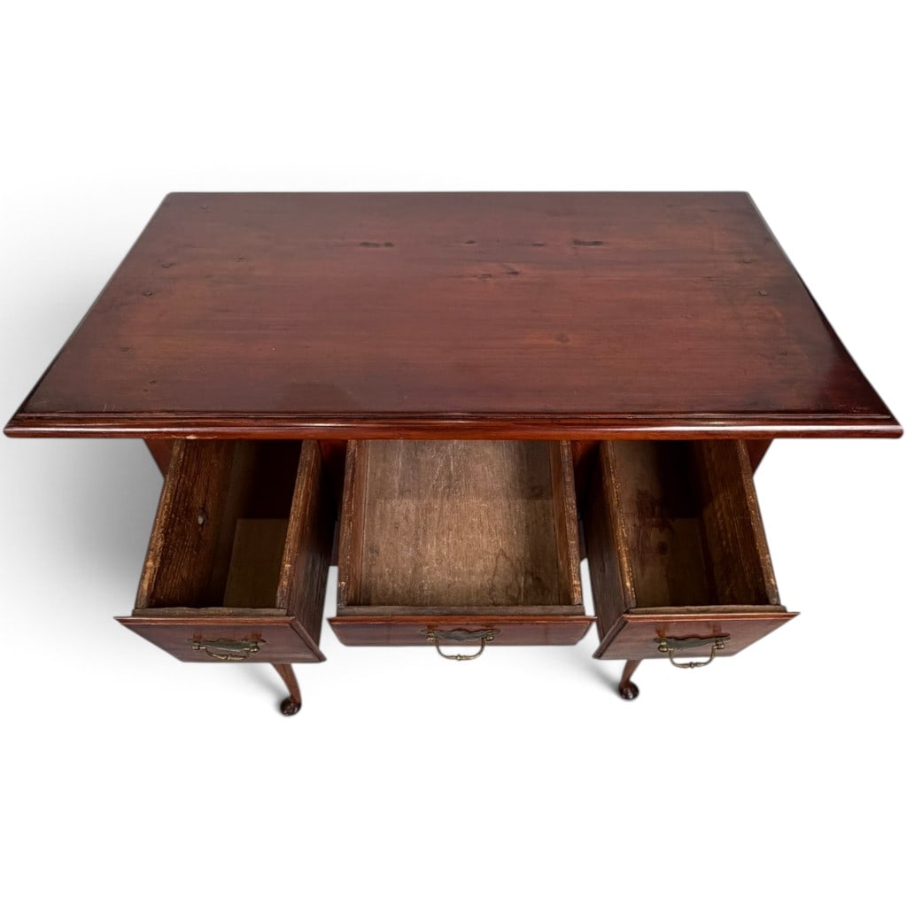 Queen Anne Walnut Dressing Table - 7