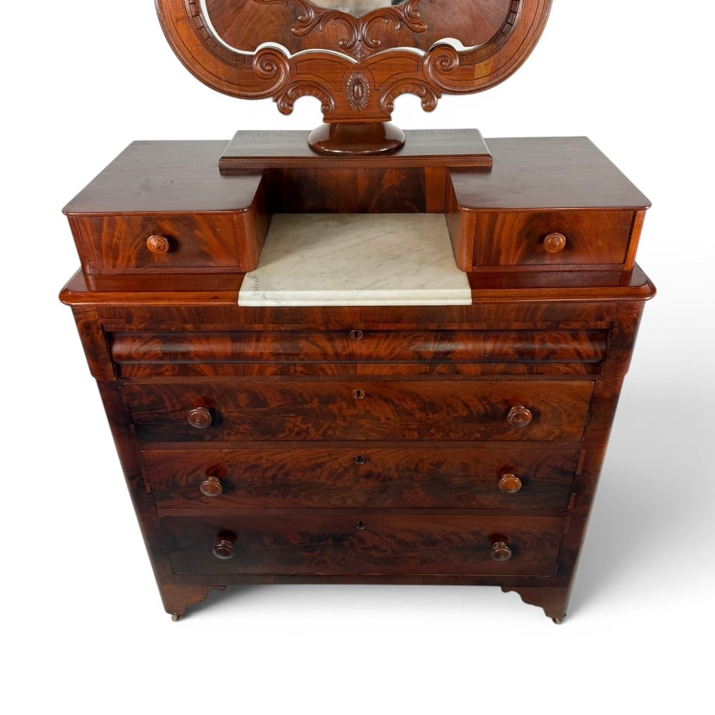 Attr.Thomas Day Dressing Bureau - 4
