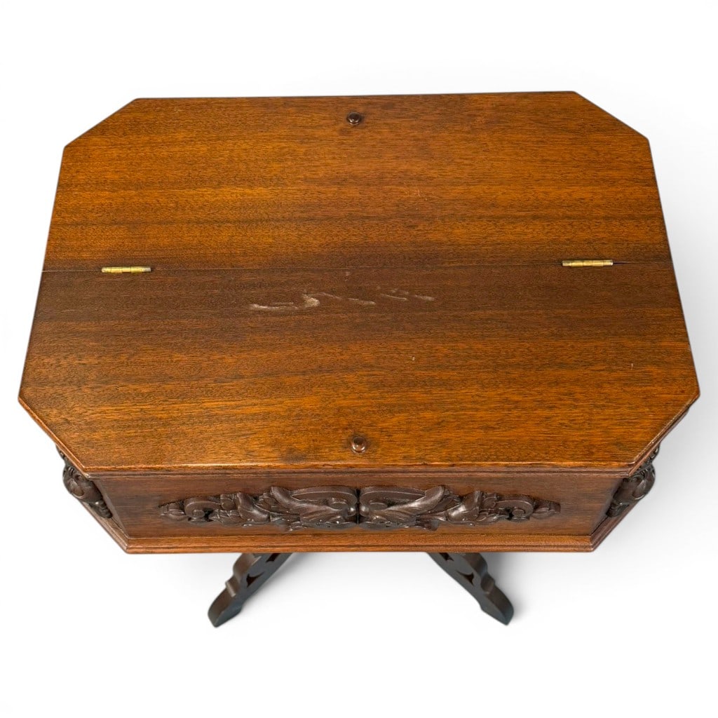 Victorian Walnut Fitted Sewing Table - 11