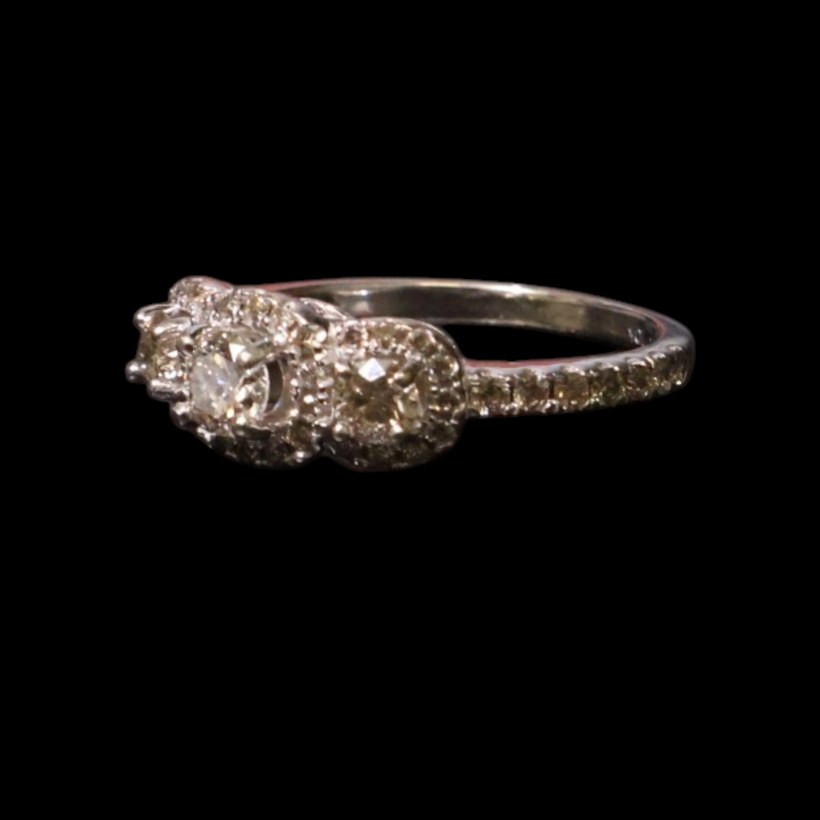 10K White Gold Three-Stone Diamond Ring - 4
