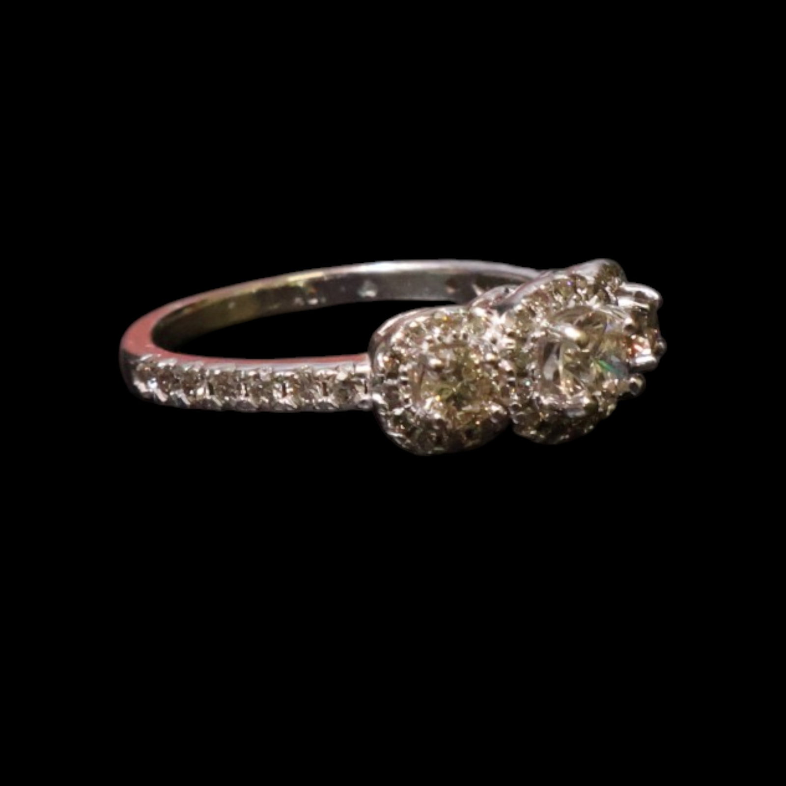 10K White Gold Three-Stone Diamond Ring - 5