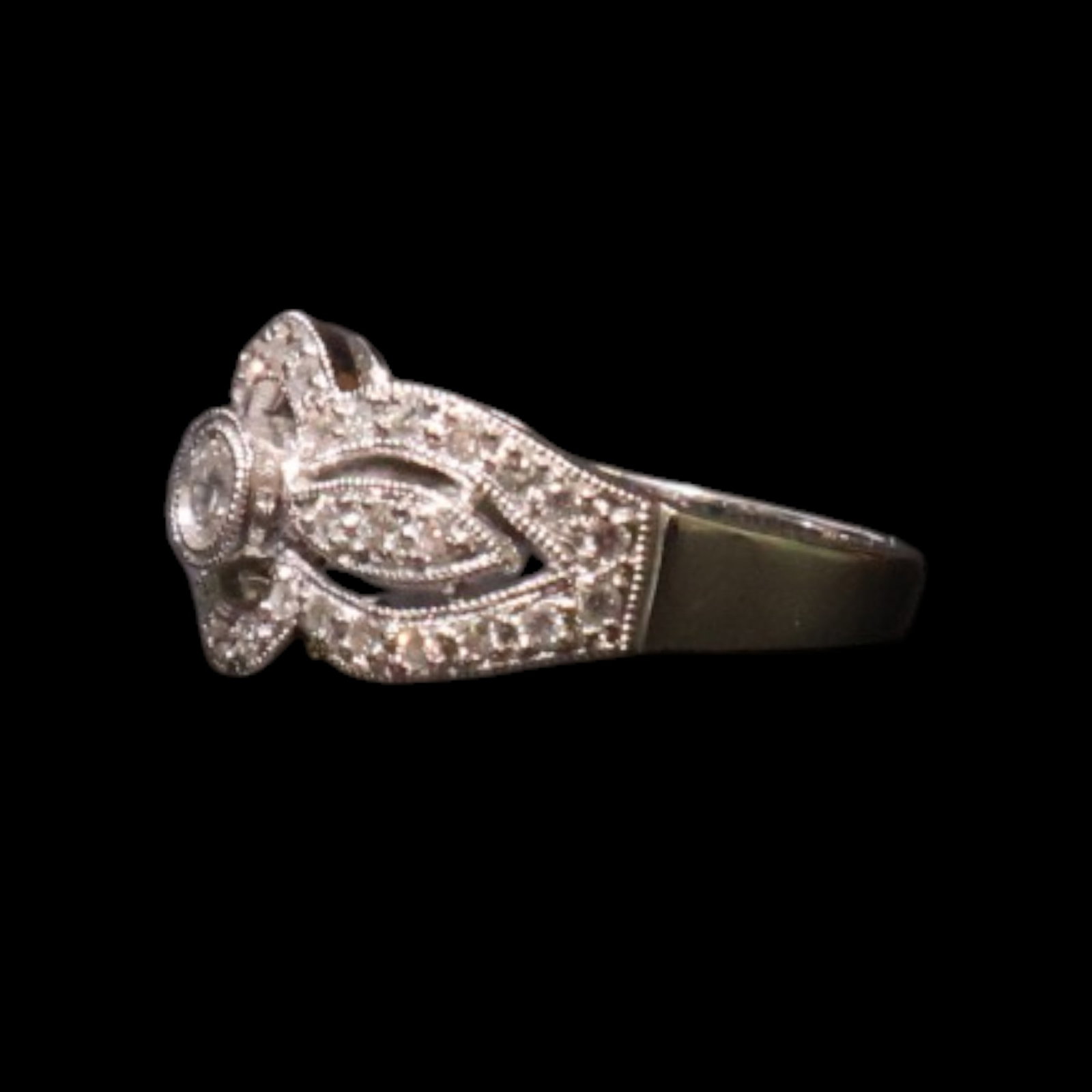 18K White Gold Diamond Ring - 3