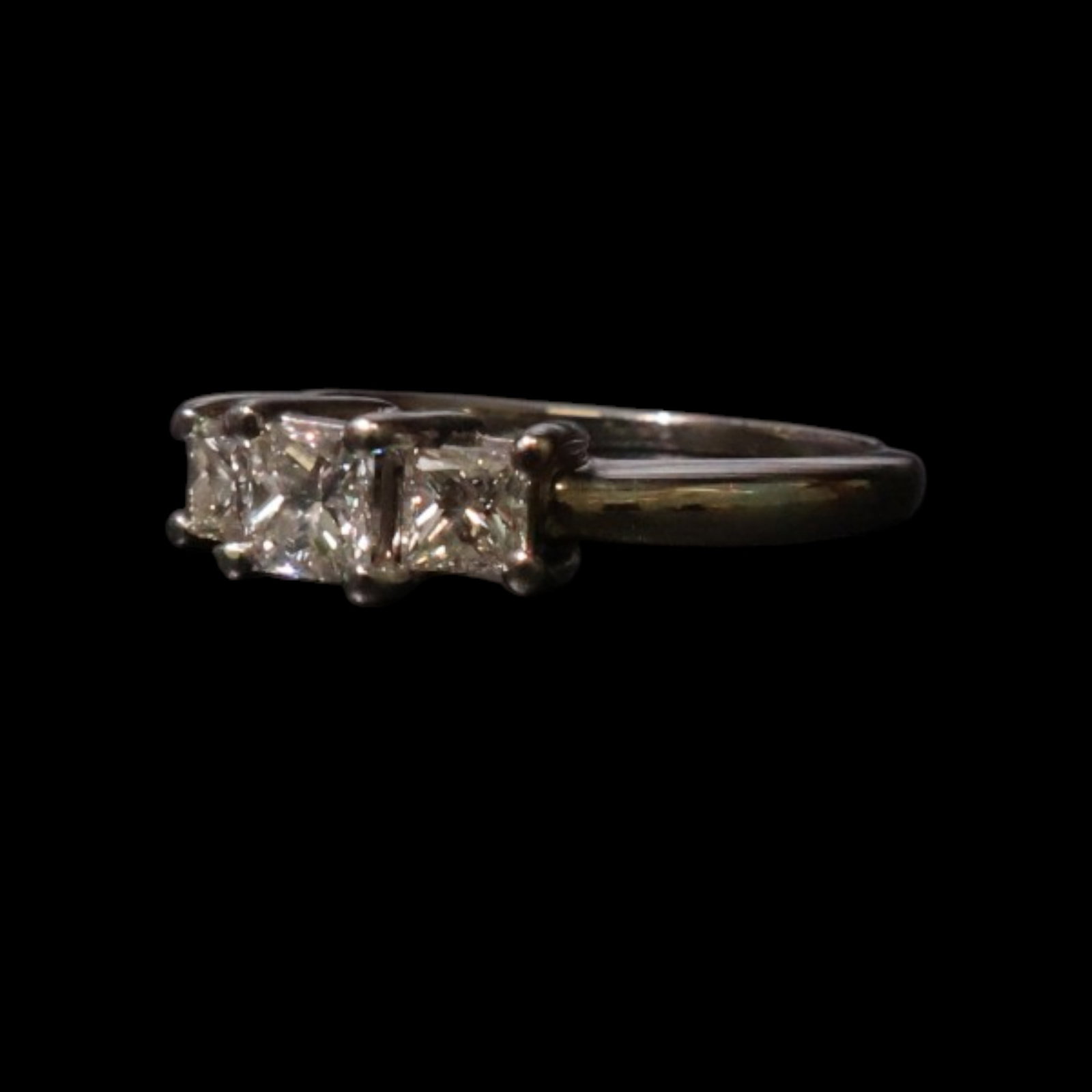 Two-Tone Cushion-Cut Diamond Ring - 2