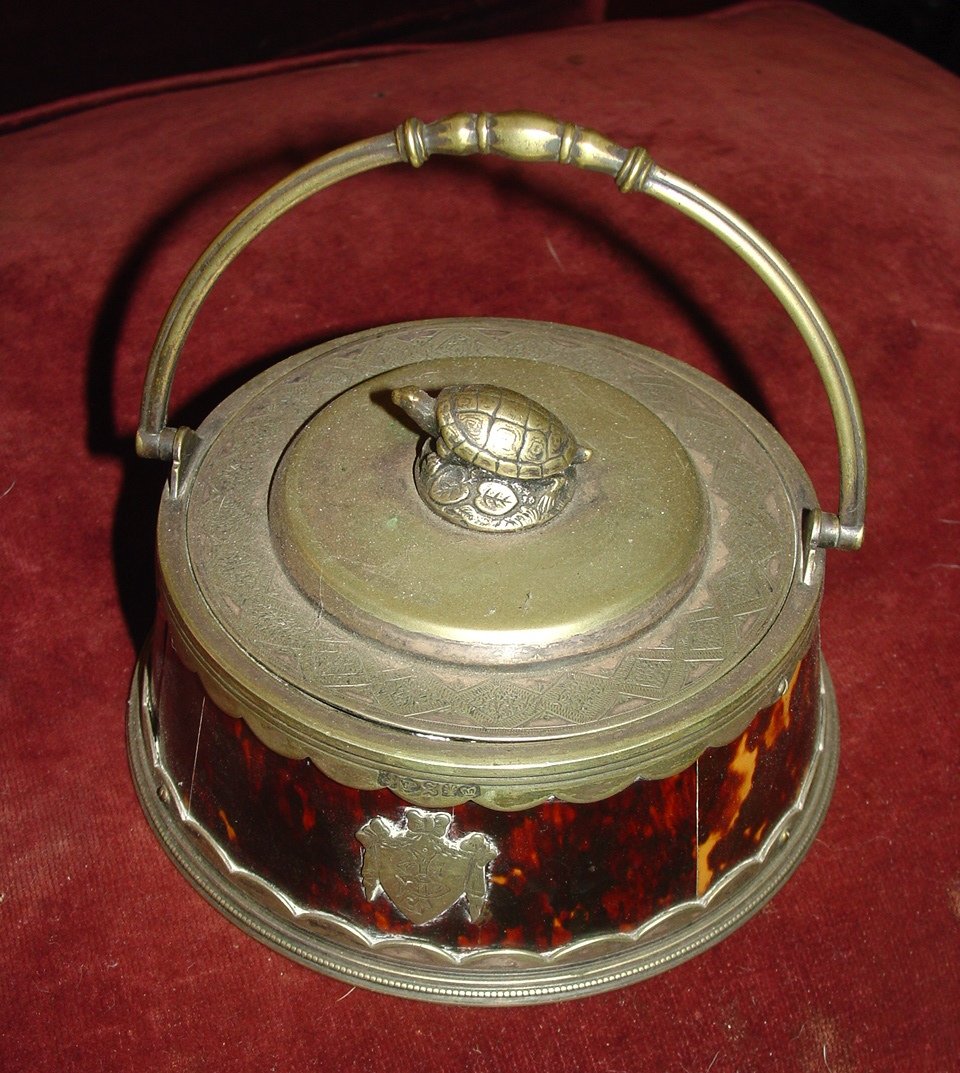 Victorian turtle shell humidor with turtle on top, 6IN: Victorian turtle shell humidor with turtle on top, 6IN D, 4IN T