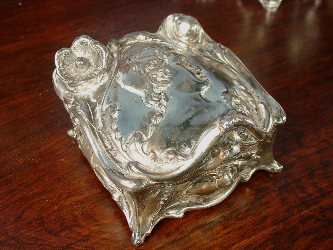 317: Art nouveau dresser box with ornate top and curved: Art nouveau dresser box with ornate top and curved sides