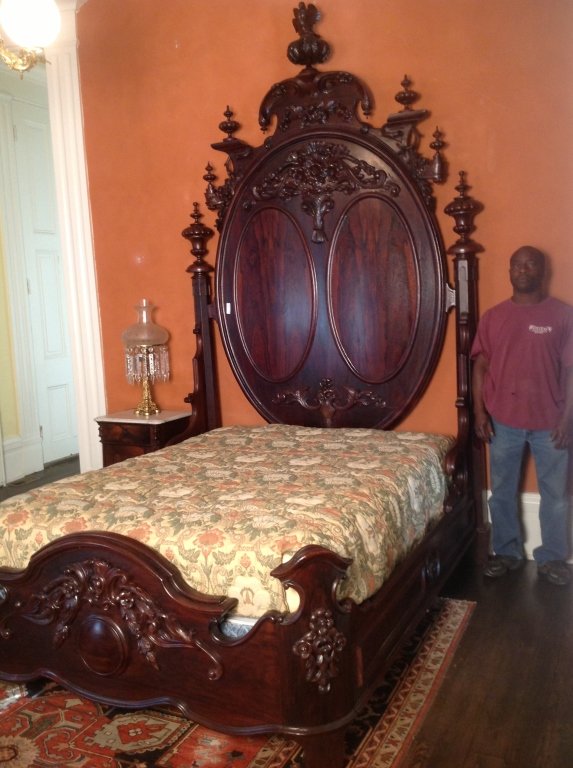 1000 Victorian High Back Lincoln Bed