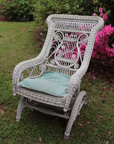 White wicker platform rocker: White wicker platform rocker