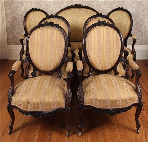 Walnut Victorian 5 piece parlor suite (1 of 6)