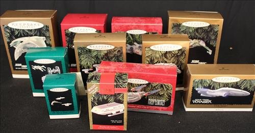 11 pc. Star Trek and Star Wars Hallmark ornaments (1 of 2)