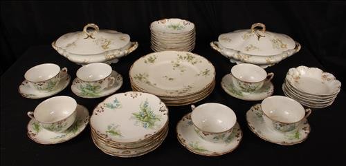 62 piece miscellaneous patterns Haviland/Limoges (1 of 2)