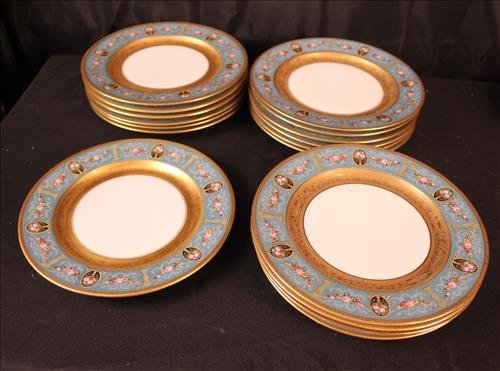 6 piece Black Knight plates, blue with flowers (1 of 4)