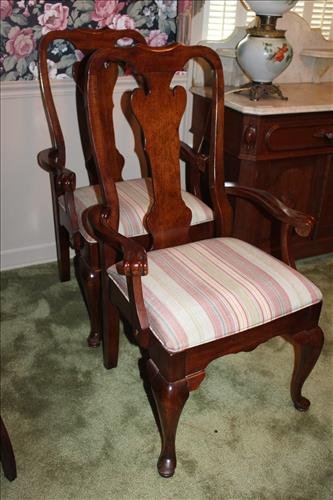 Set of 8 Mahogany Queen Anne dining chairs (1 of 1)