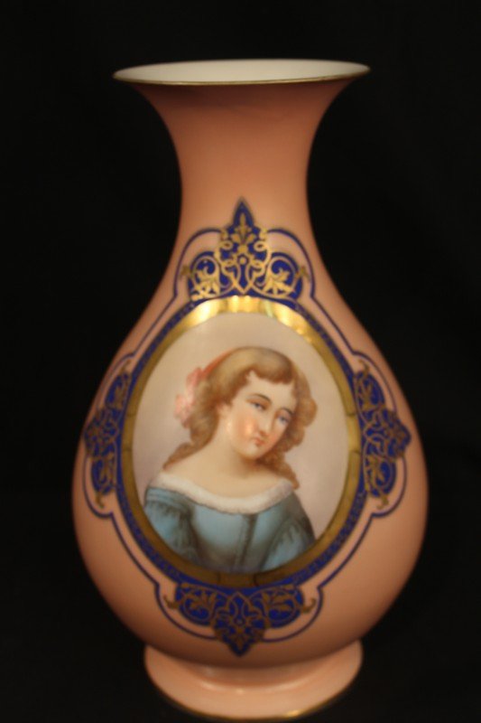 Pink old Paris vase with lady on front (1 of 3)