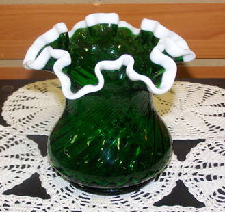 Fenton Green Ruffle vase with Milk glass ruffle rim: Beautiful Fenton Green Bud Vase with a Milk Glass Ruffle Rim. The vase is 4-1/2" tall and 4" in diameter