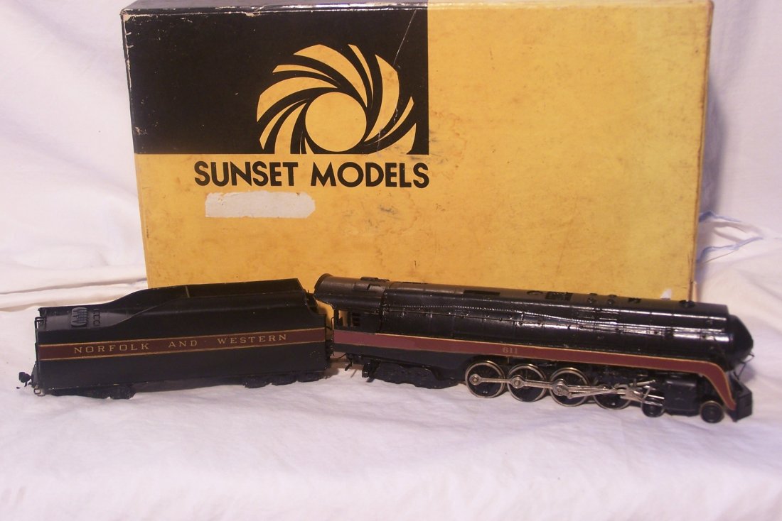 Brass Sunset Models HO Norfolk & Western J Class 4-8-4: Suset Models HO Scale Norfolk & Western J Class 4-8-4 Steam engine and Tender. The original box is included.