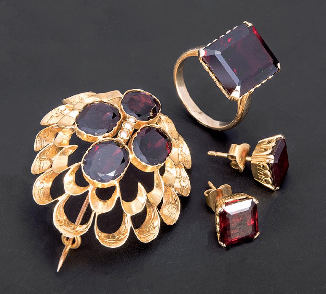 Victorian Yellow Gold, Garnet, Pearl Brooch: English Early Victorian 18 kt. Yellow Gold, Garnet and Half Pearl Brooch; together with a gold and emerald-cut garnet ring and matching earrings, ring size 6