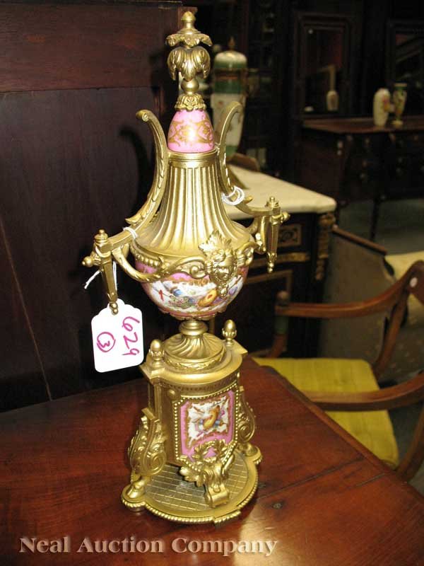 Porcelain and Gilt Bronze Mantel Garniture - 3