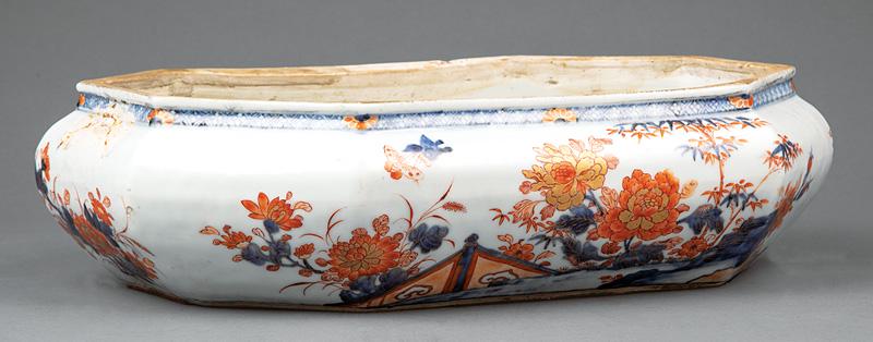 Chinese Export Porcelain Jardiniere (1 of 2)