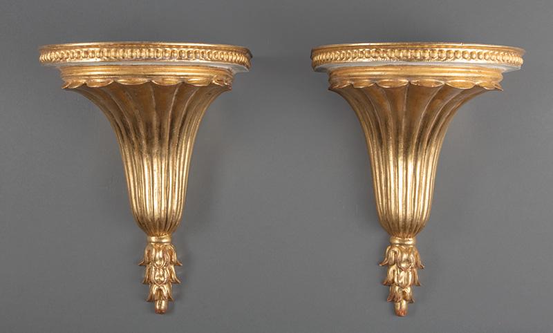 Pair of Painted and Parcel Gilt Wall Brackets (1 of 5)