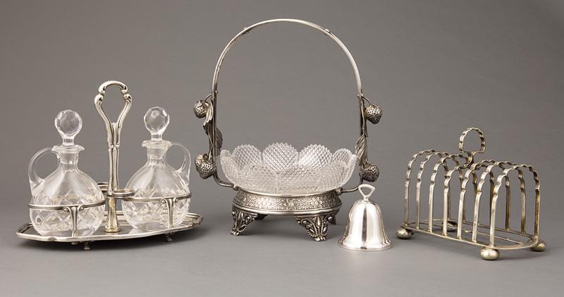 Italian .800 Silver Cruet Stand: Italian .800 Silver Cruet Stand , Forli-Cesena, mid-20th c., h. 7 1/2 in., l. 9 in., wt. 10.24 troy ozs., fitted with 2 glass cruets; together with American Aesthetic silverplate berry stand, Simpson,
