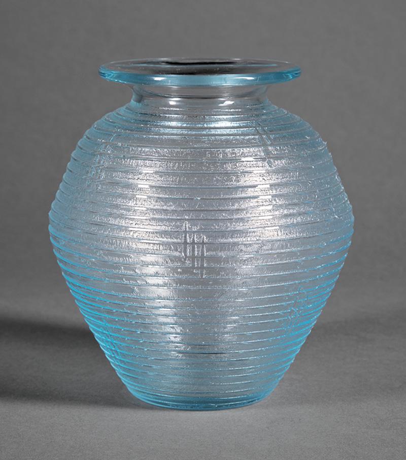 Art Deco Daum Acid Etched Glass Vase: Art Deco Daum Acid Etched Glass Vase , early 20th c., marked "Daum Nancy France", with Croix de Lorraine, h. 6 5/8 in., dia. 5 1/2 in IMPORTANT: All purchases must be removed from our premises within