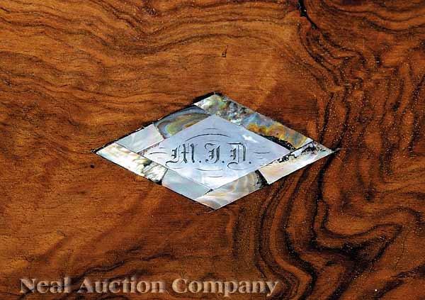Abalone Inlaid Burl Walnut Necessaire de Toilette - 3
