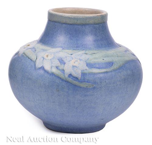 Newcomb College Art Pottery Vase (1 of 3)