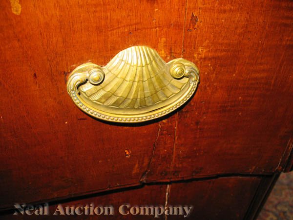 Italian Rococo Carved Walnut Serpentine Commode - 7