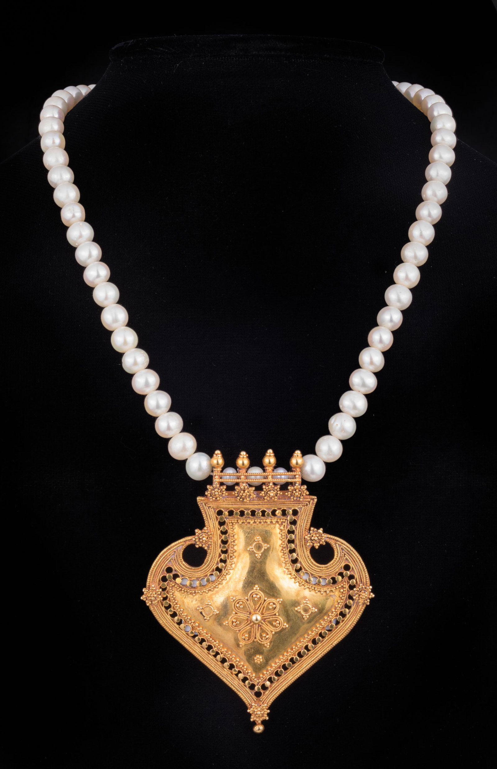 18 kt. Yellow Gold Amulet Pendant (1 of 1)