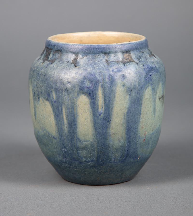 Newcomb College Art Pottery Vase (1 of 4)