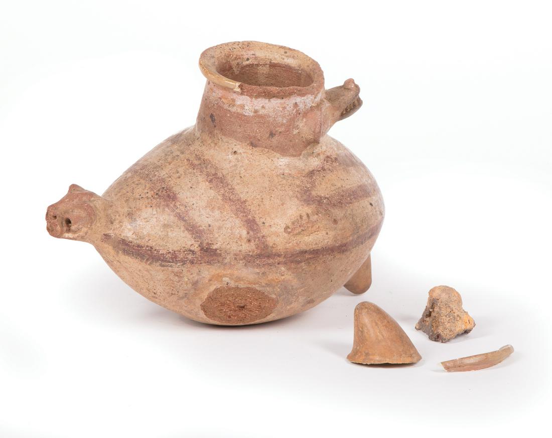 Pre-Columbian Zoomorphic Pottery Jar (1 of 4)