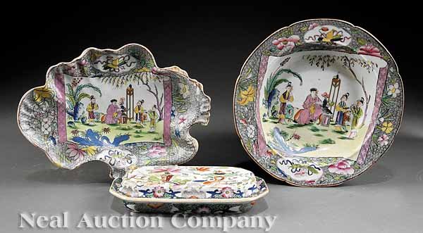 Mason's Ironstone Table Articles & Box: Two Mason's Ironstone "Mandarins" Pattern Table Articles and a "Table and Flower-Pot" Pattern Toothbrush Box, shell-form dessert dish c. 1840-1845, stamped, length 10 1/4 in., width 8 in.; soup plate 