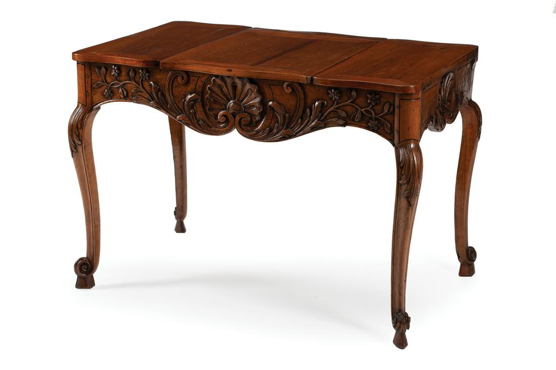 Louis XV Provincial Poudreuse (1 of 5)